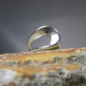 Sterling Silver Ring OVAL IN REPOSE Modernist  6.5